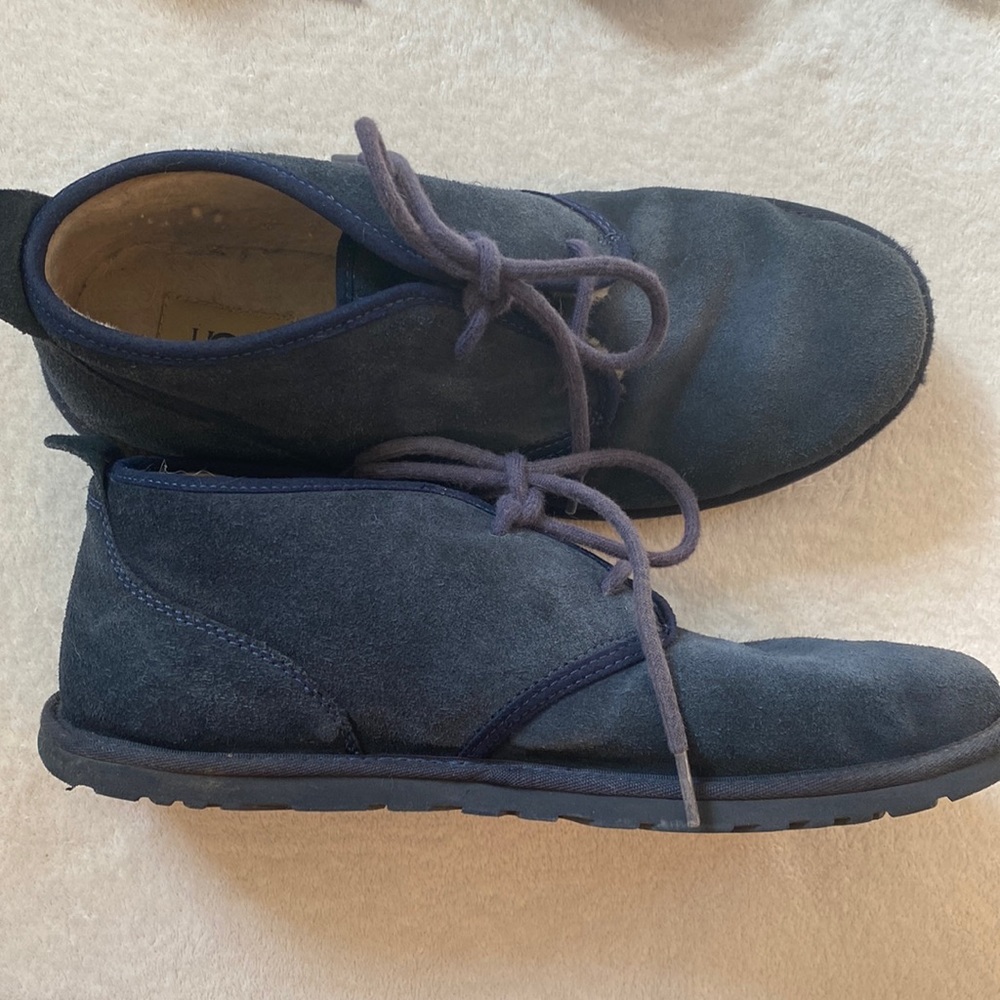 Ugg Maksim men’s navy suede casual lace up chukka boot Size 10